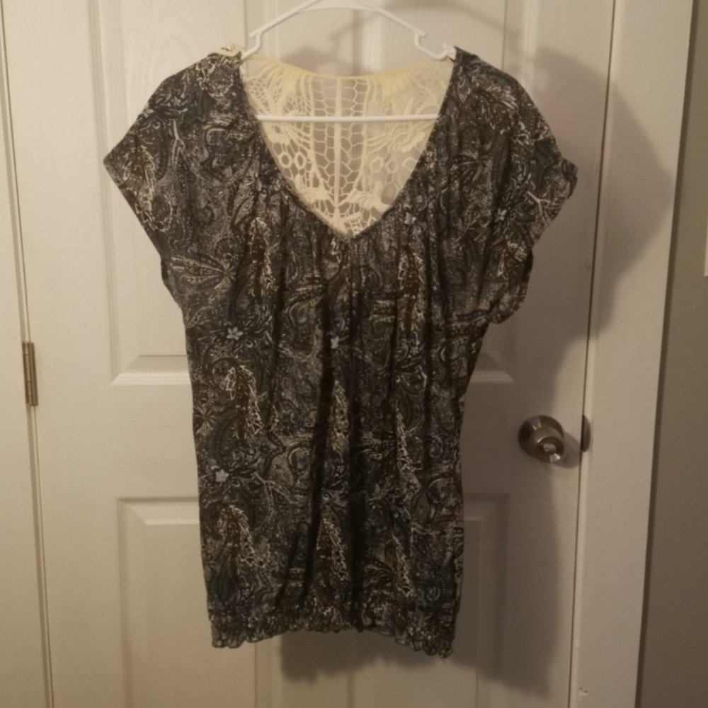 Print blouse with Lace Back